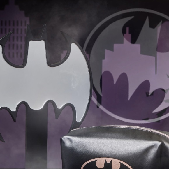 Batman Makeup Mirror DC Comics NIB - Picture 4 of 4